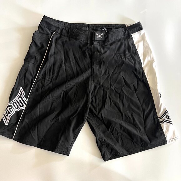 Mens 38 Tapout MMA Board Shorts Black and White y2k - Picture 1 of 7